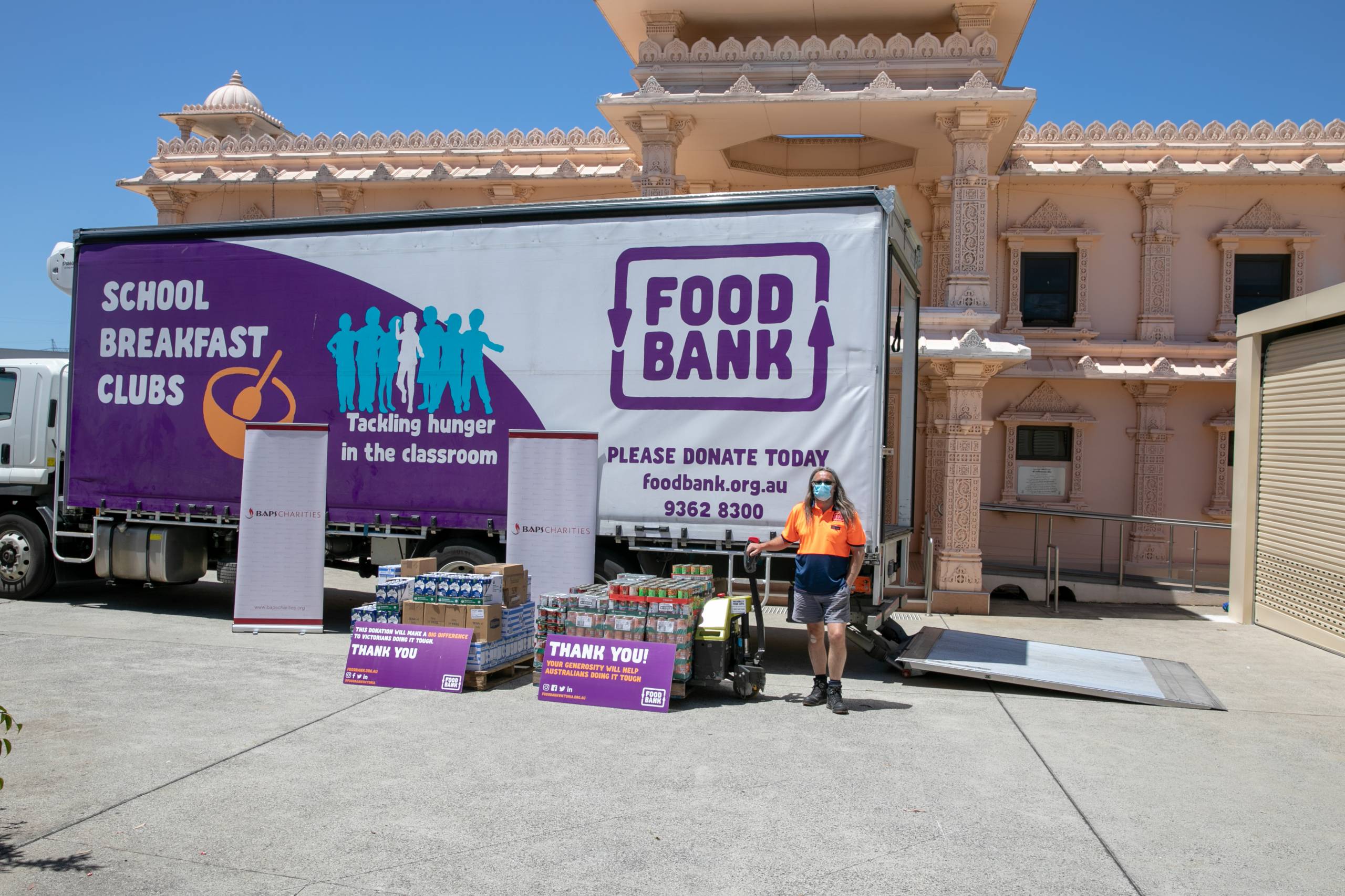 BAPS Charities food drive in Melbourne, Australia • BAPS Charities